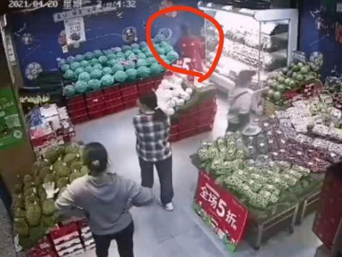 小伙爆料水果店视频,小伙爆料视频揭露行业黑幕 第3张 小伙爆料水果店视频,小伙爆料视频揭露行业黑幕 第3张